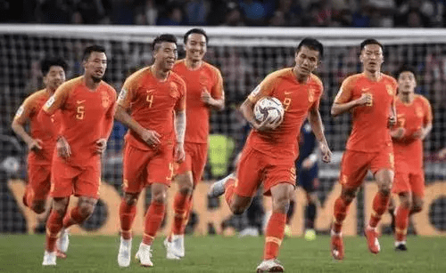 凌晨2点!中国足球传来喜讯：国青主帅做出霸气表态，球迷齐声点赞