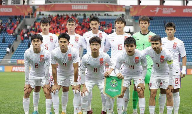 争议，韩媒嘲讽国足：动作赃+没良心，FIFA官方回应力挺中国队