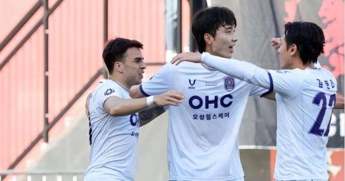韩K联：仁川联 对阵 蔚山现代，客队状态火热，本场冲击三分
