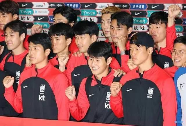 世预赛最新消息，韩国队做出反常决定，中国男足收获意外之喜