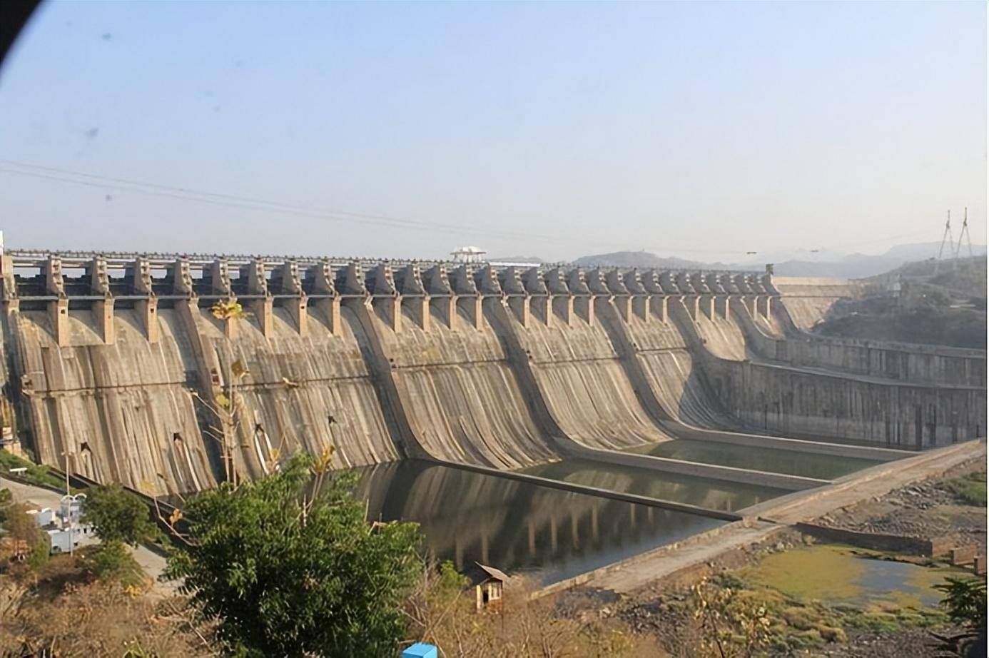 印度建水坝，一滴不给巴铁留，反制印度的法子，只有中方手中有